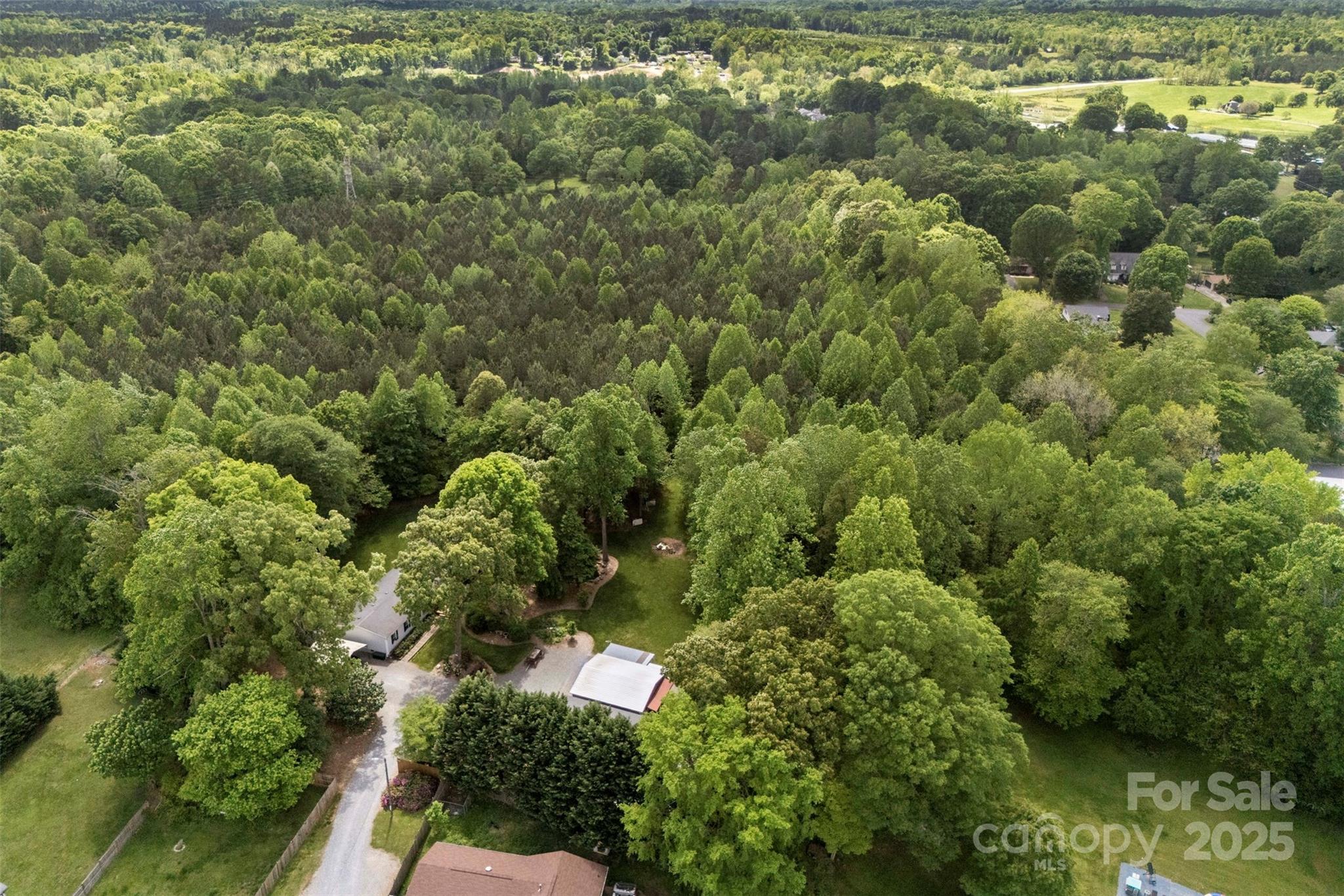 210 Harrison Lane Property Photo 8