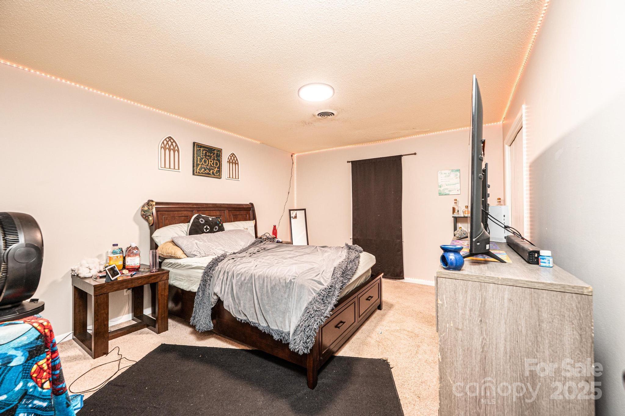 230 Park Lane Property Photo 16
