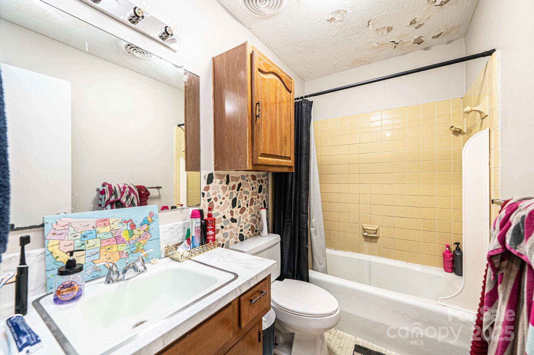 230 Park Lane Property Photo 17