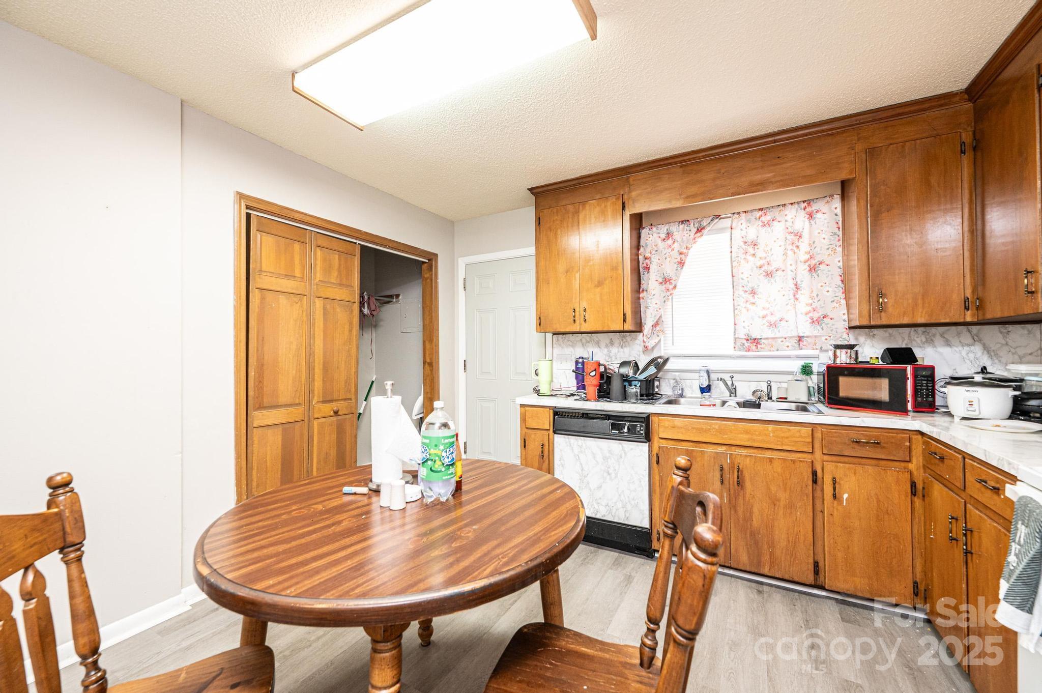 230 Park Lane Property Photo 21