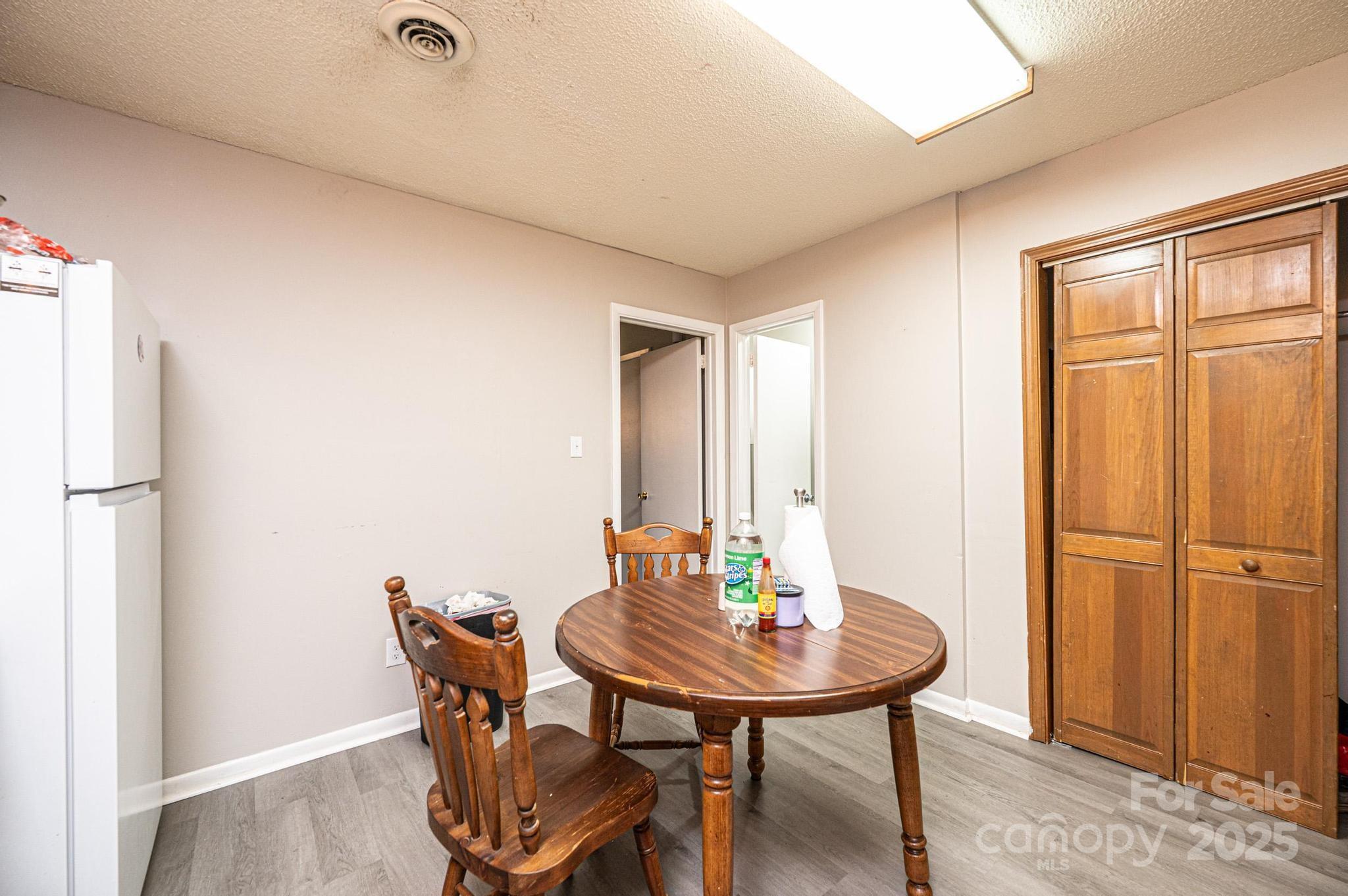 230 Park Lane Property Photo 23