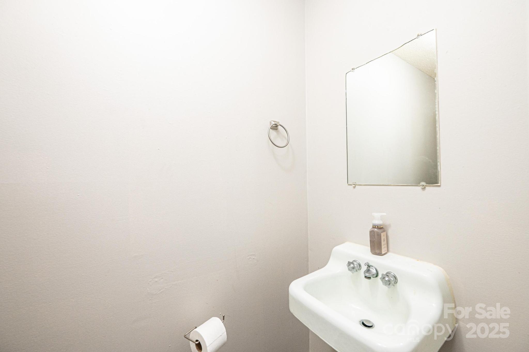 230 Park Lane Property Photo 27