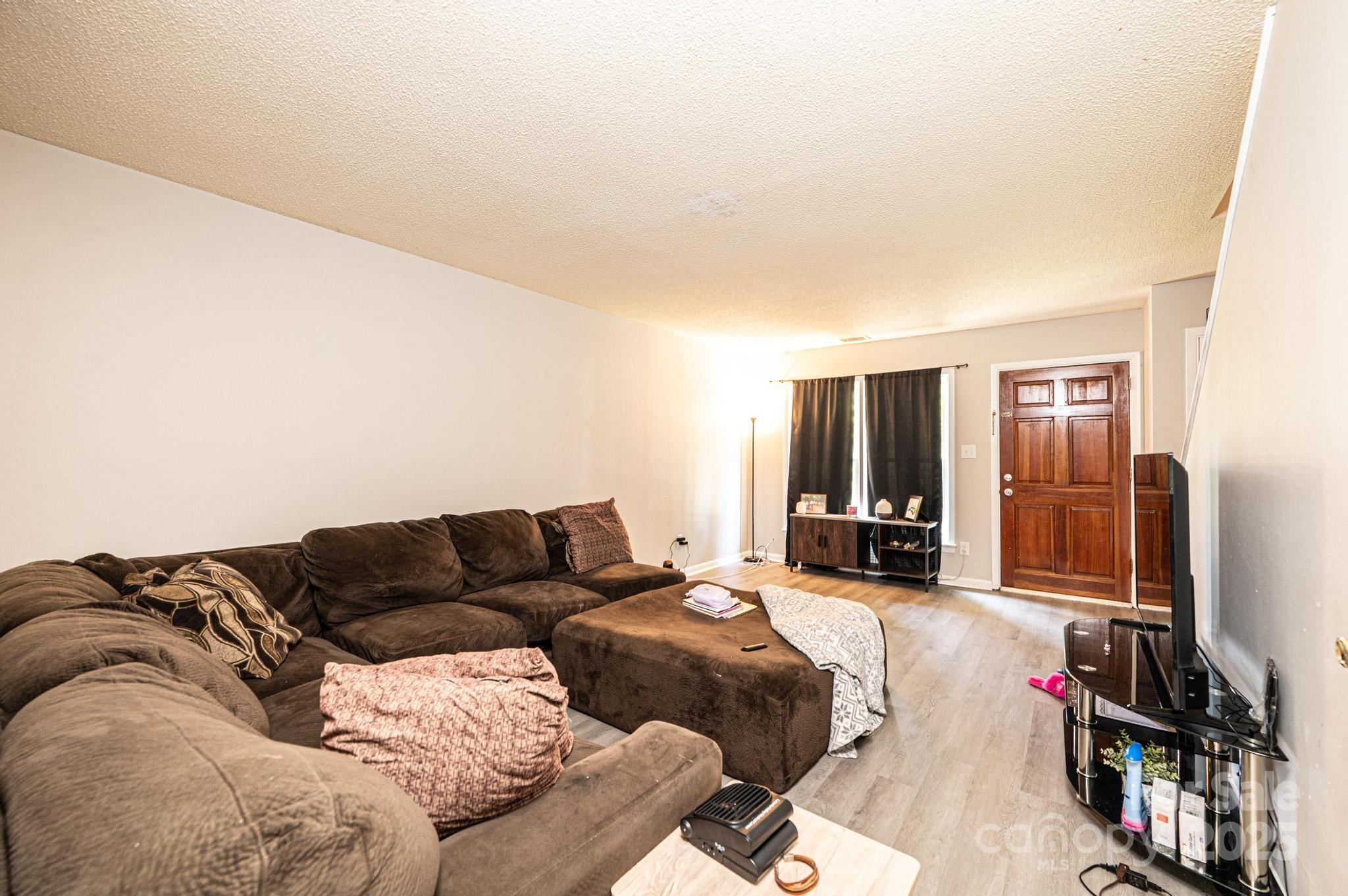 230 Park Lane Property Photo 28