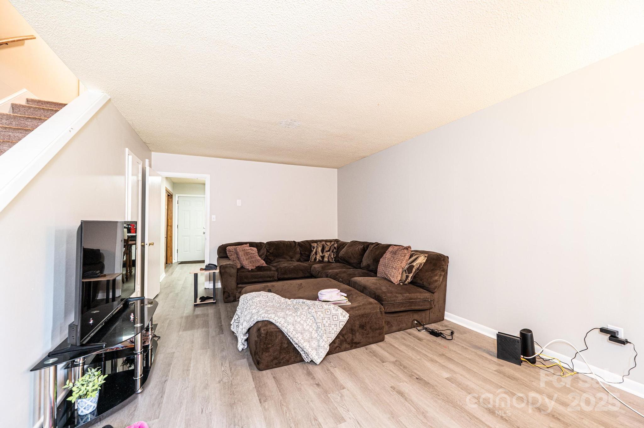 230 Park Lane Property Photo 30