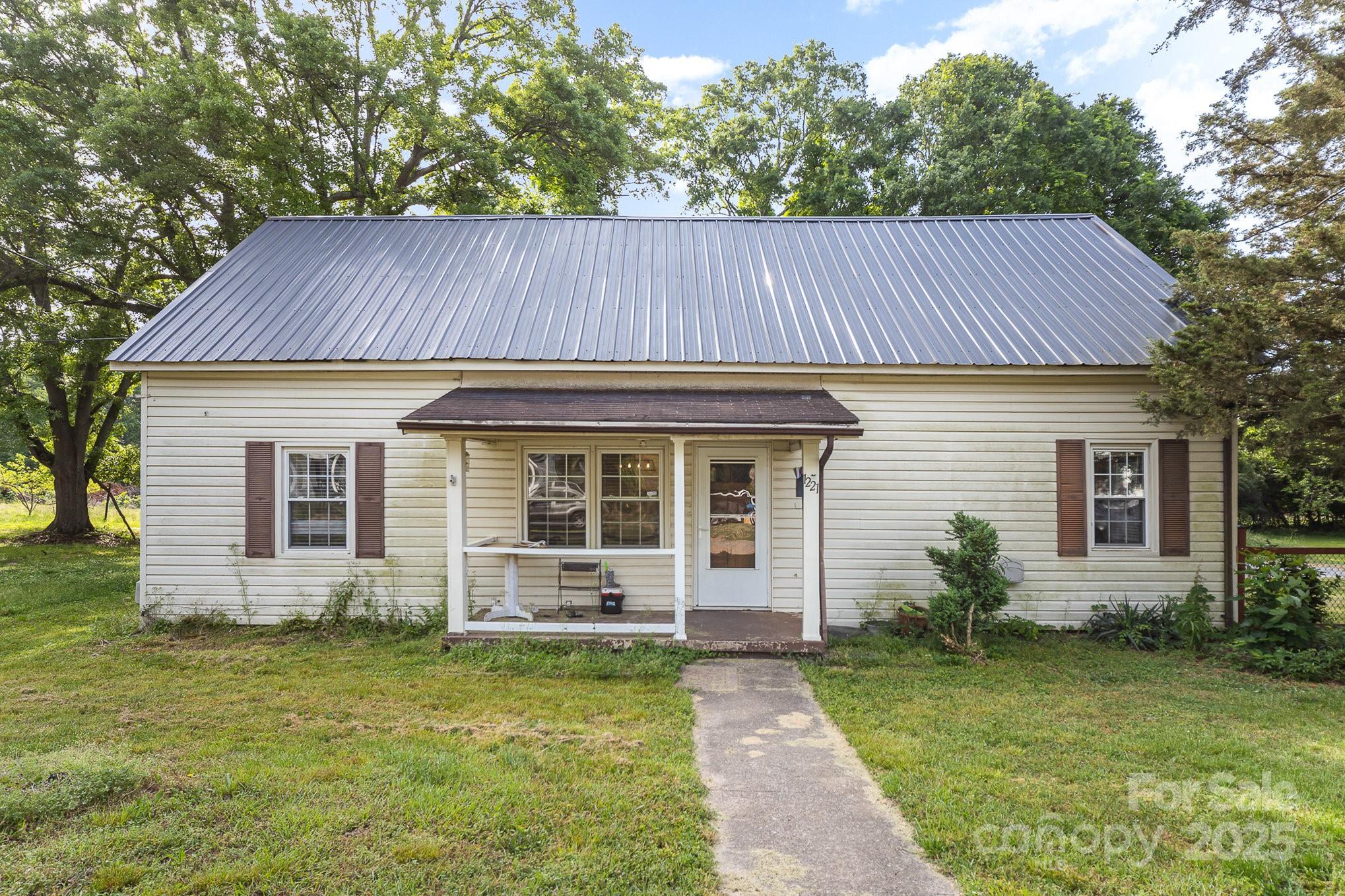 1221 Patterson Street Property Photo