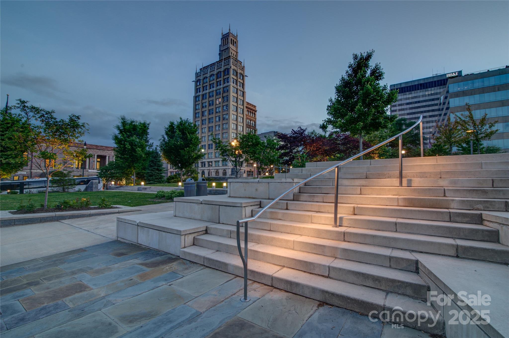 15 La Grange Drive Property Photo 7