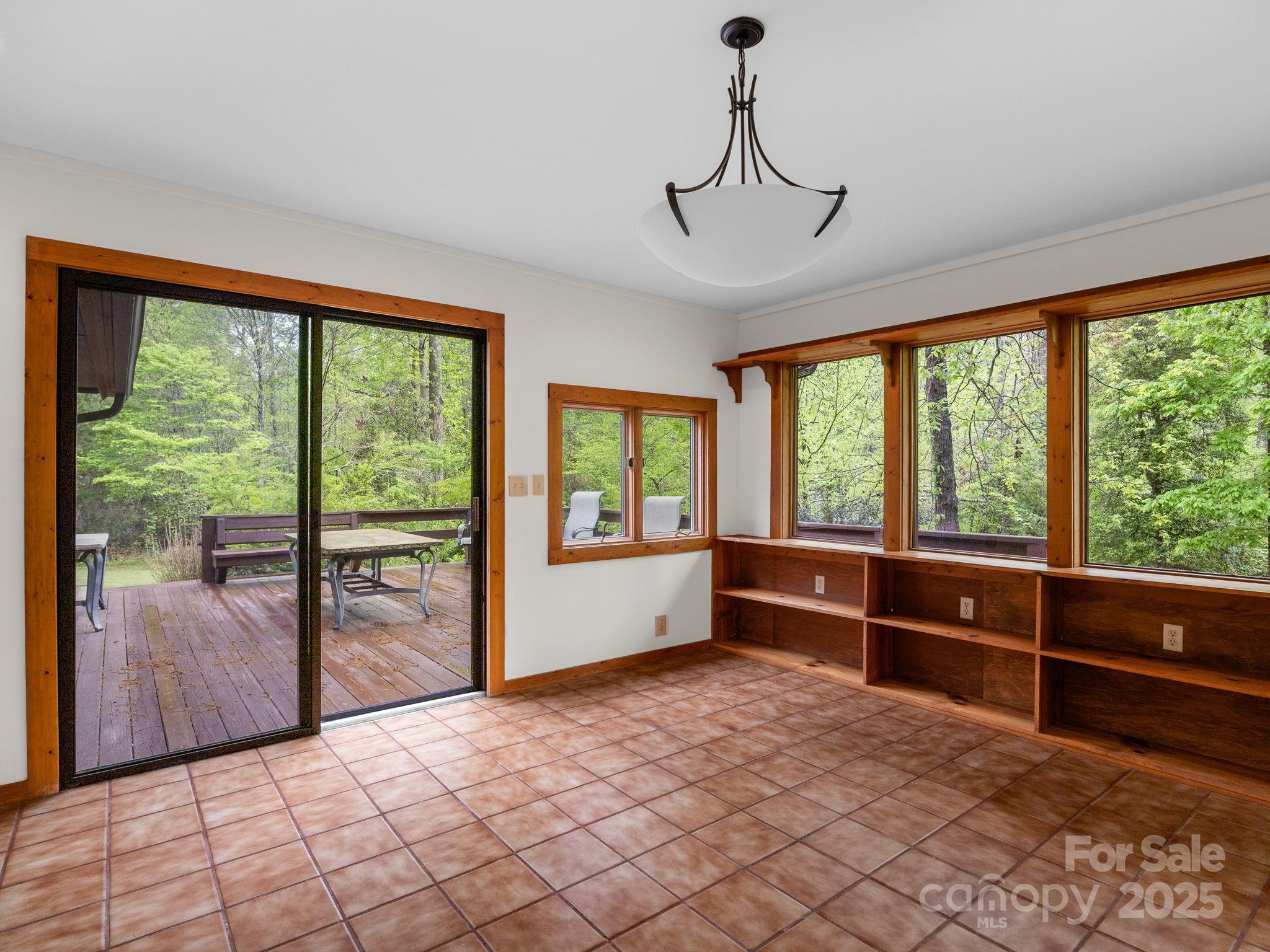 241 Pinefield Drive Property Photo 8