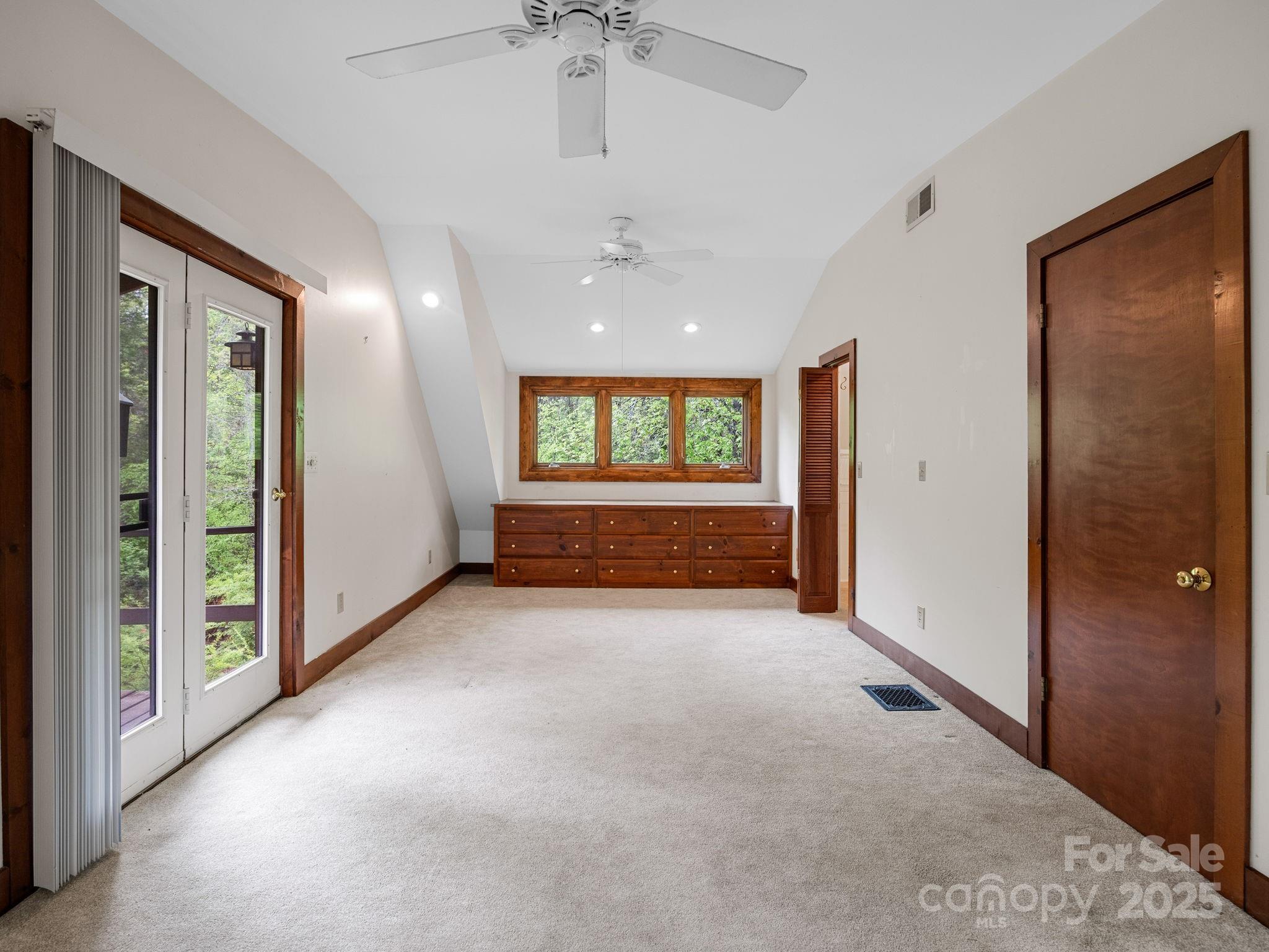 241 Pinefield Drive Property Photo 19