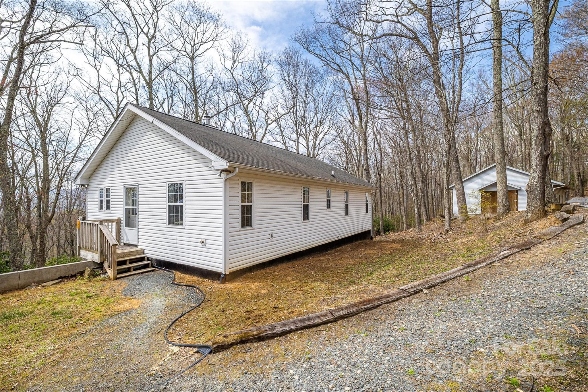 661 Old Chestnut Mountain Road Property Photo