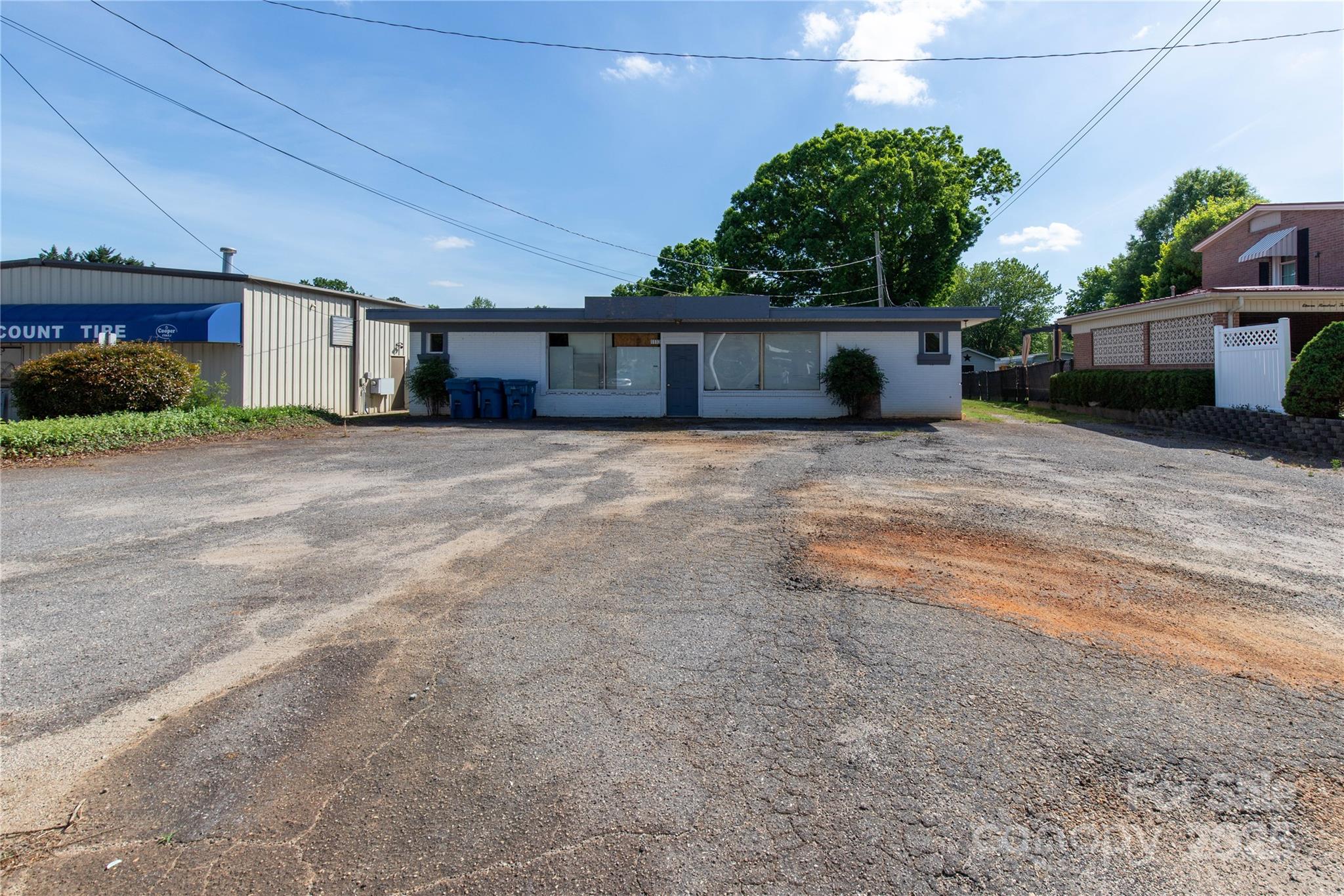 1112 E Main Street Property Photo