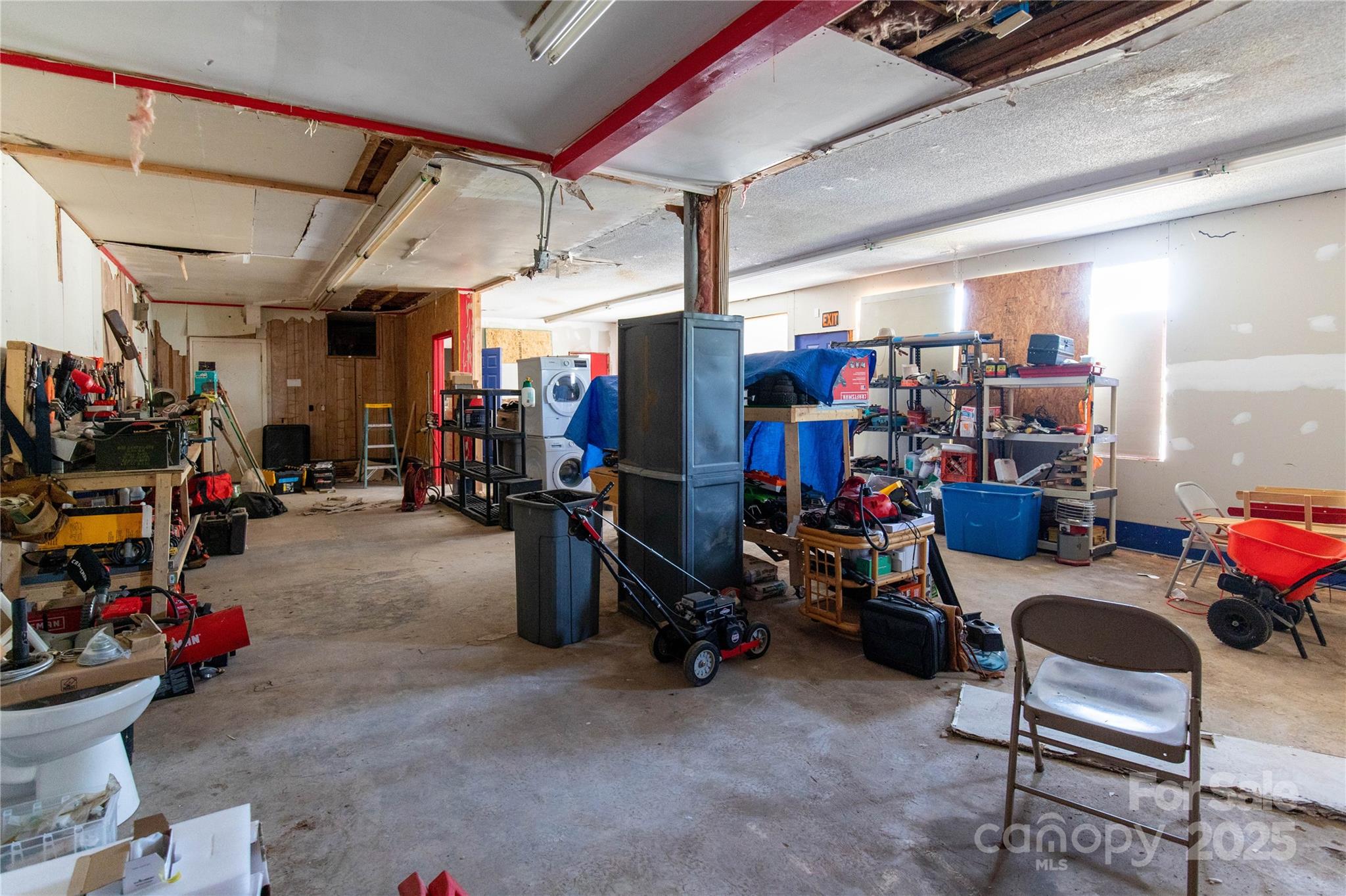 1112 E Main Street Property Photo 5