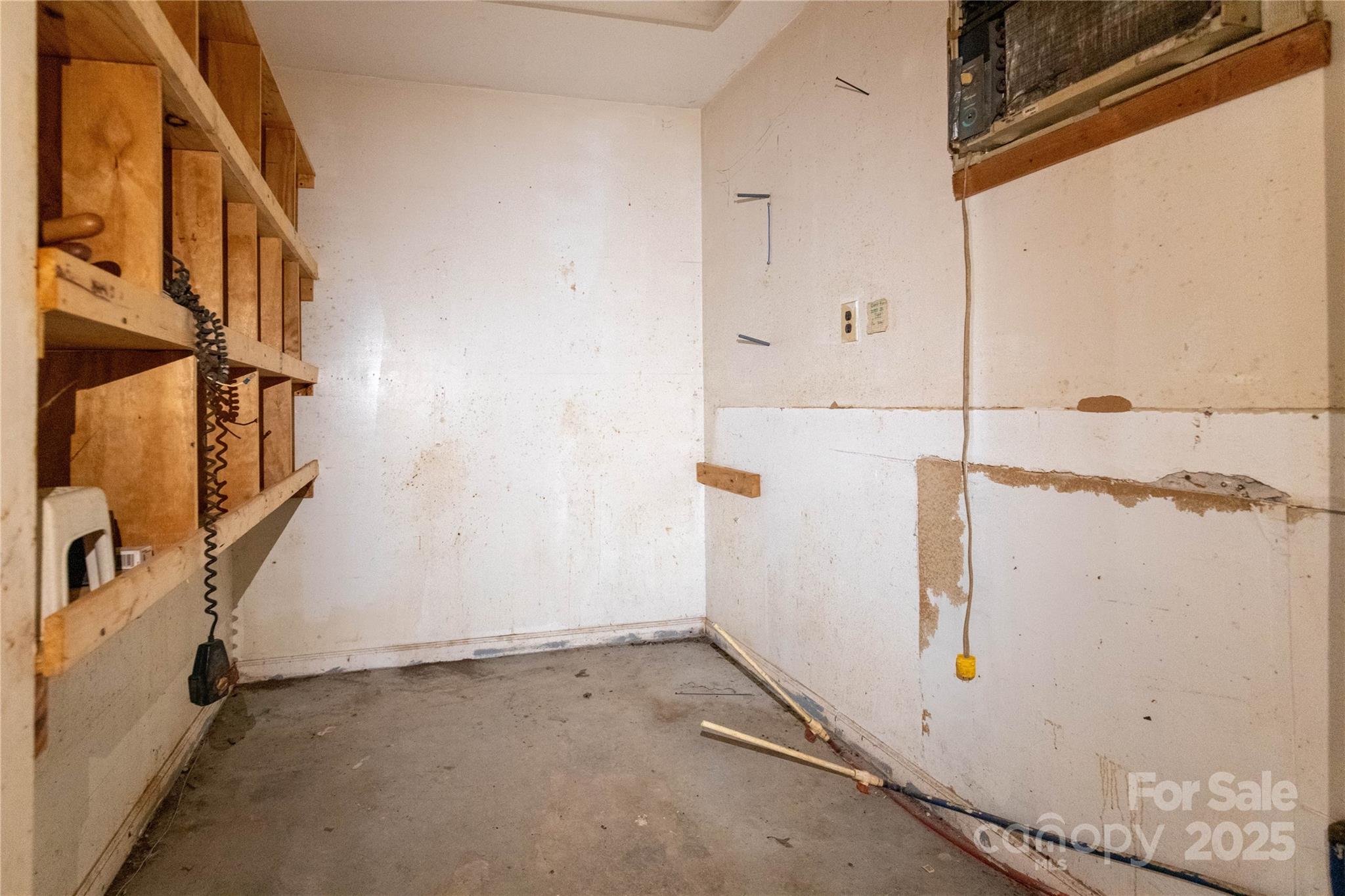 1112 E Main Street Property Photo 12