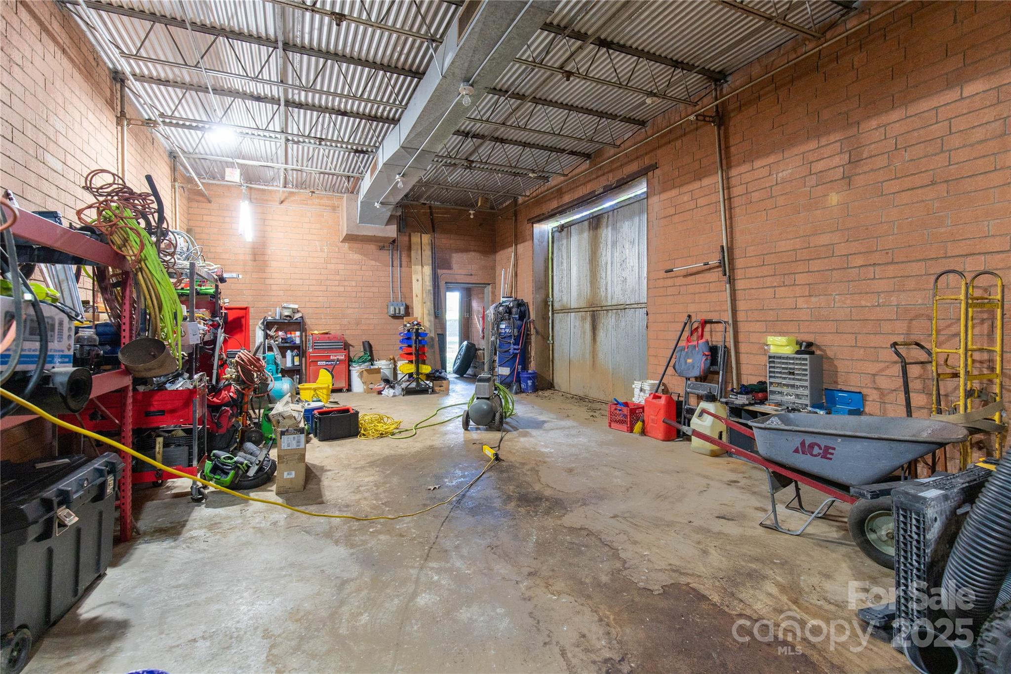 1112 E Main Street Property Photo 18