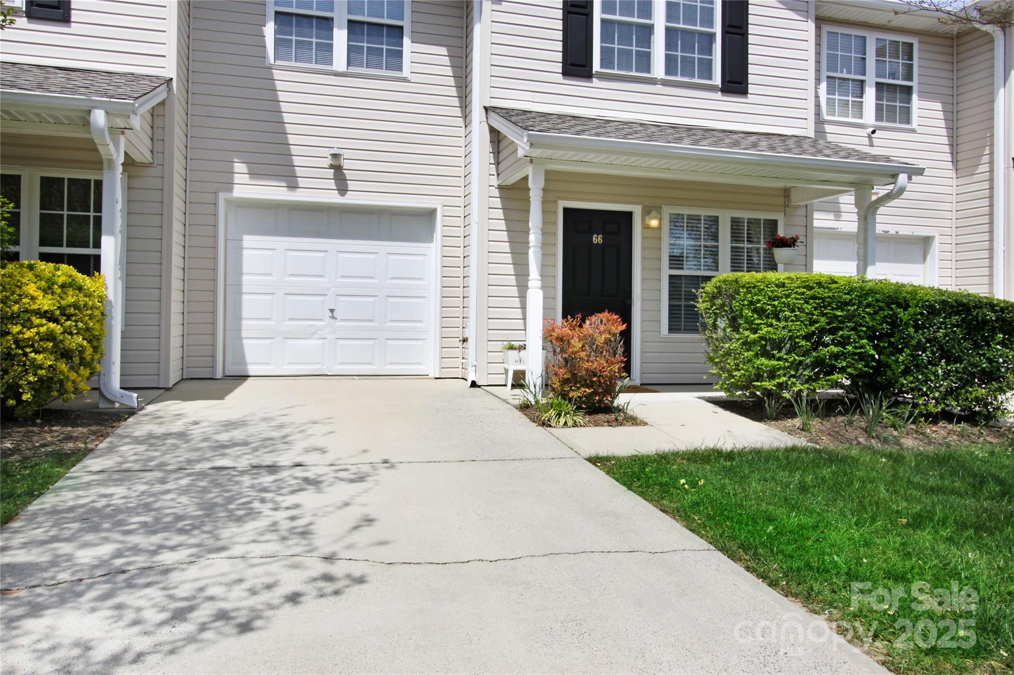 66 Yorktown Circle Property Photo 1