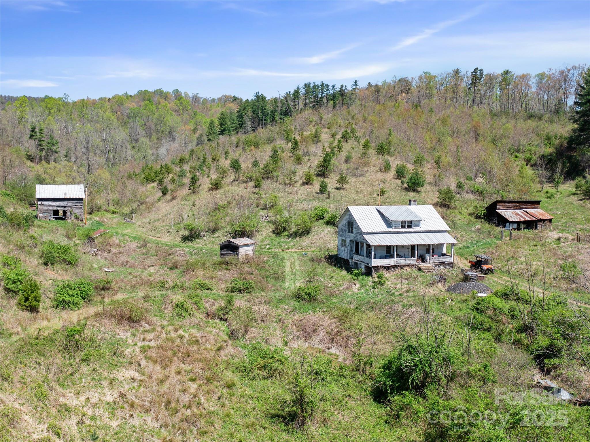 6370 Meadows Town Road Property Photo 9