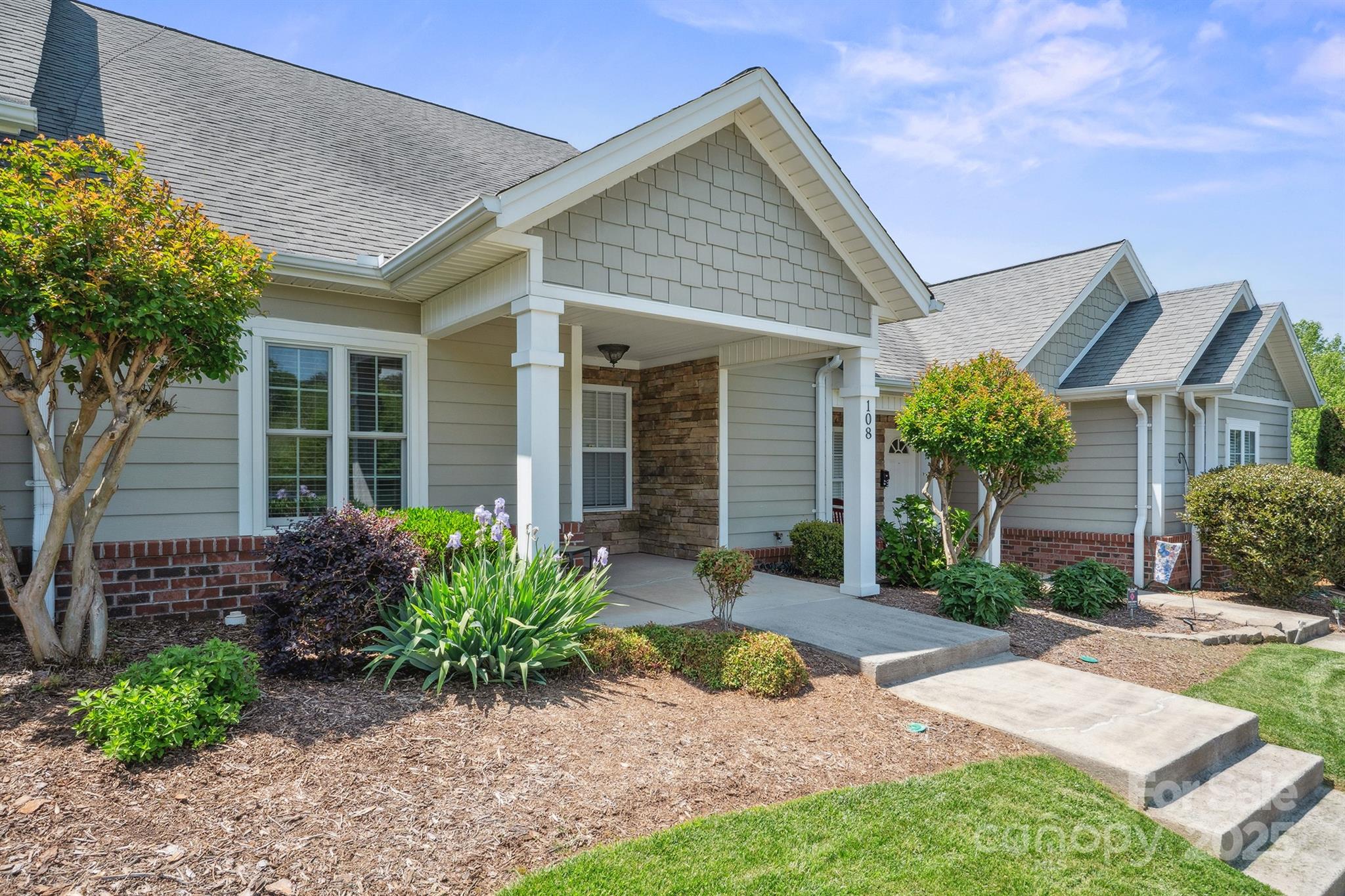108 Ivy Court Property Photo