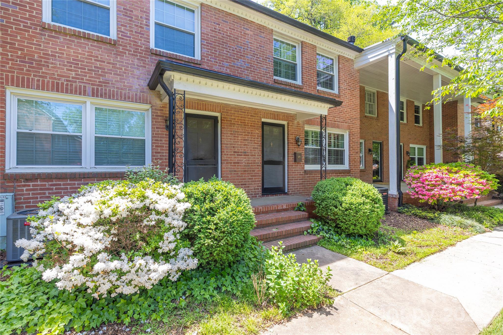 212 N Laurel Avenue 7a Property Photo