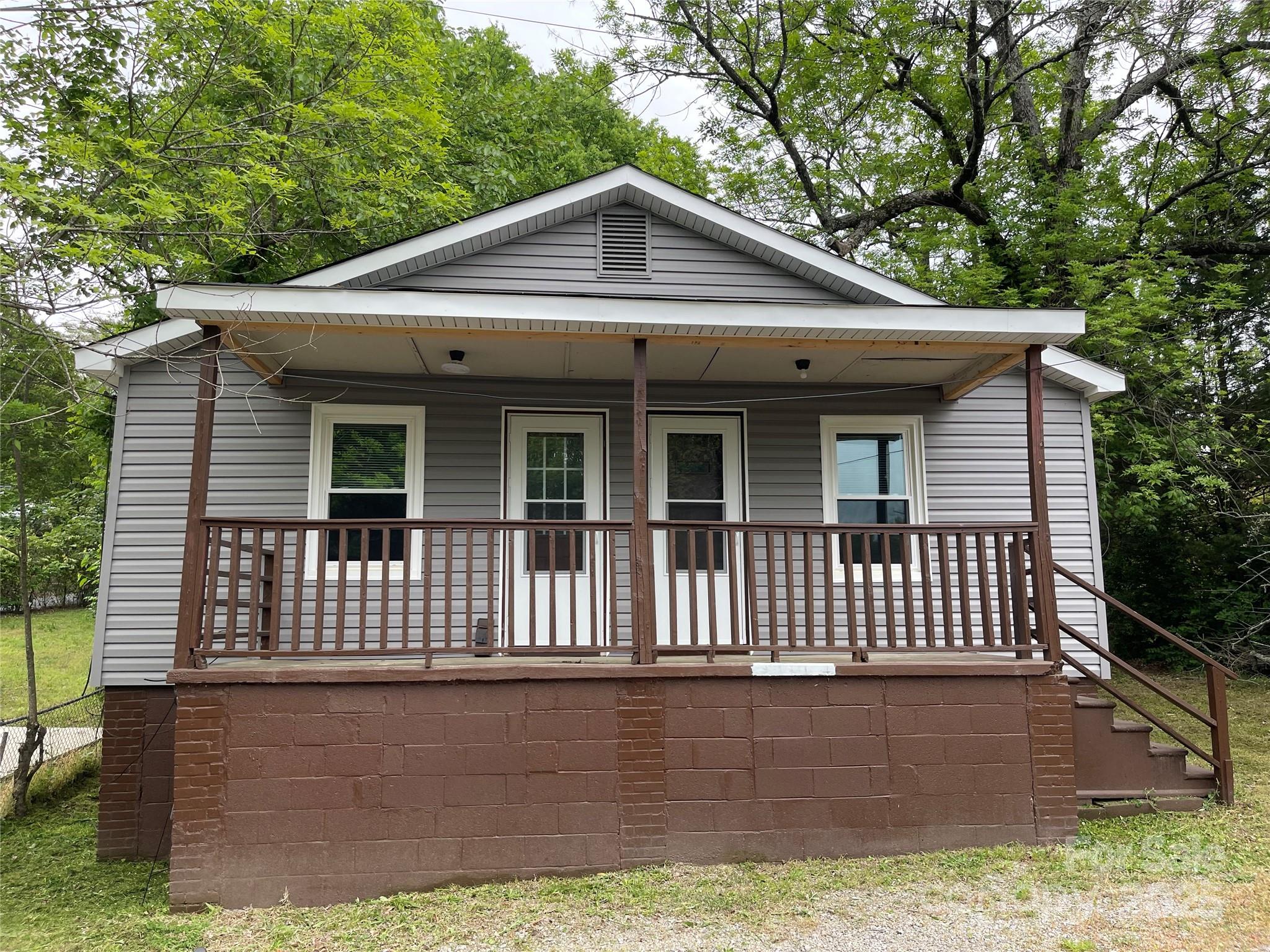 215 Mahan Street Property Photo