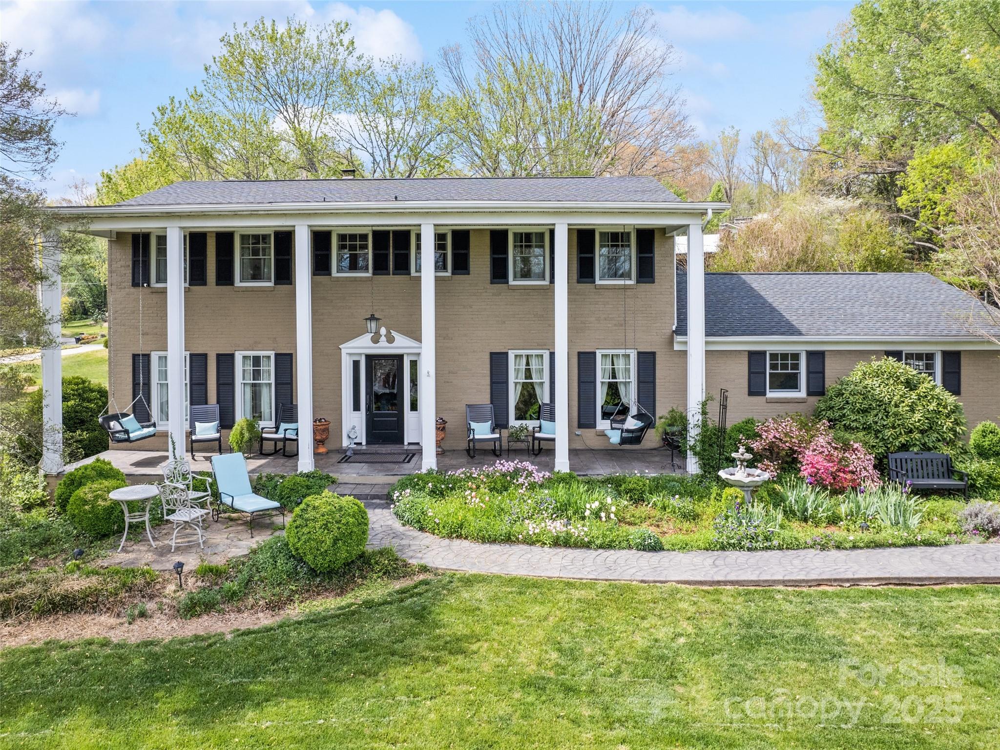 60 Club Knoll Avenue Property Photo 1