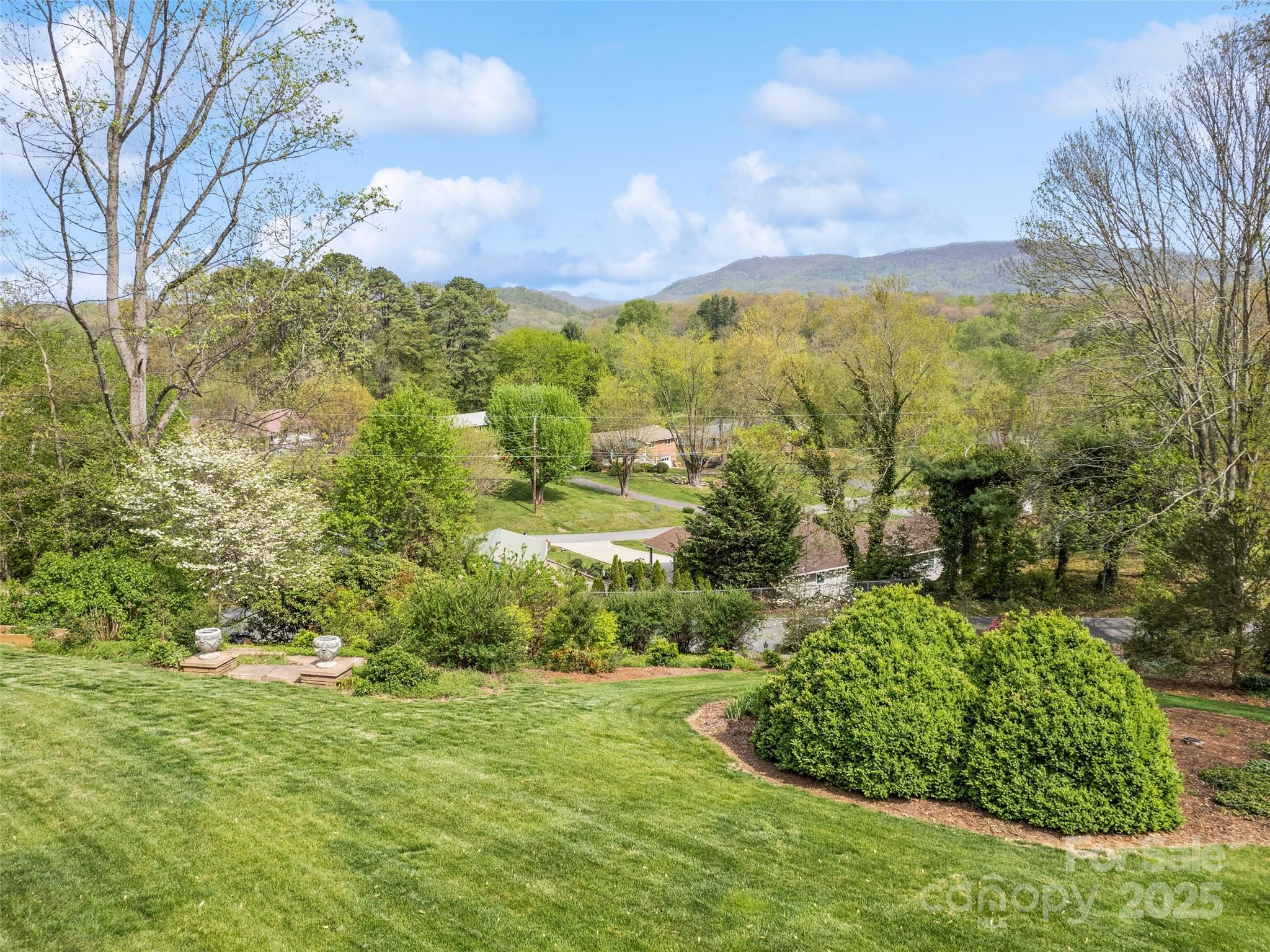 60 Club Knoll Avenue Property Photo 7