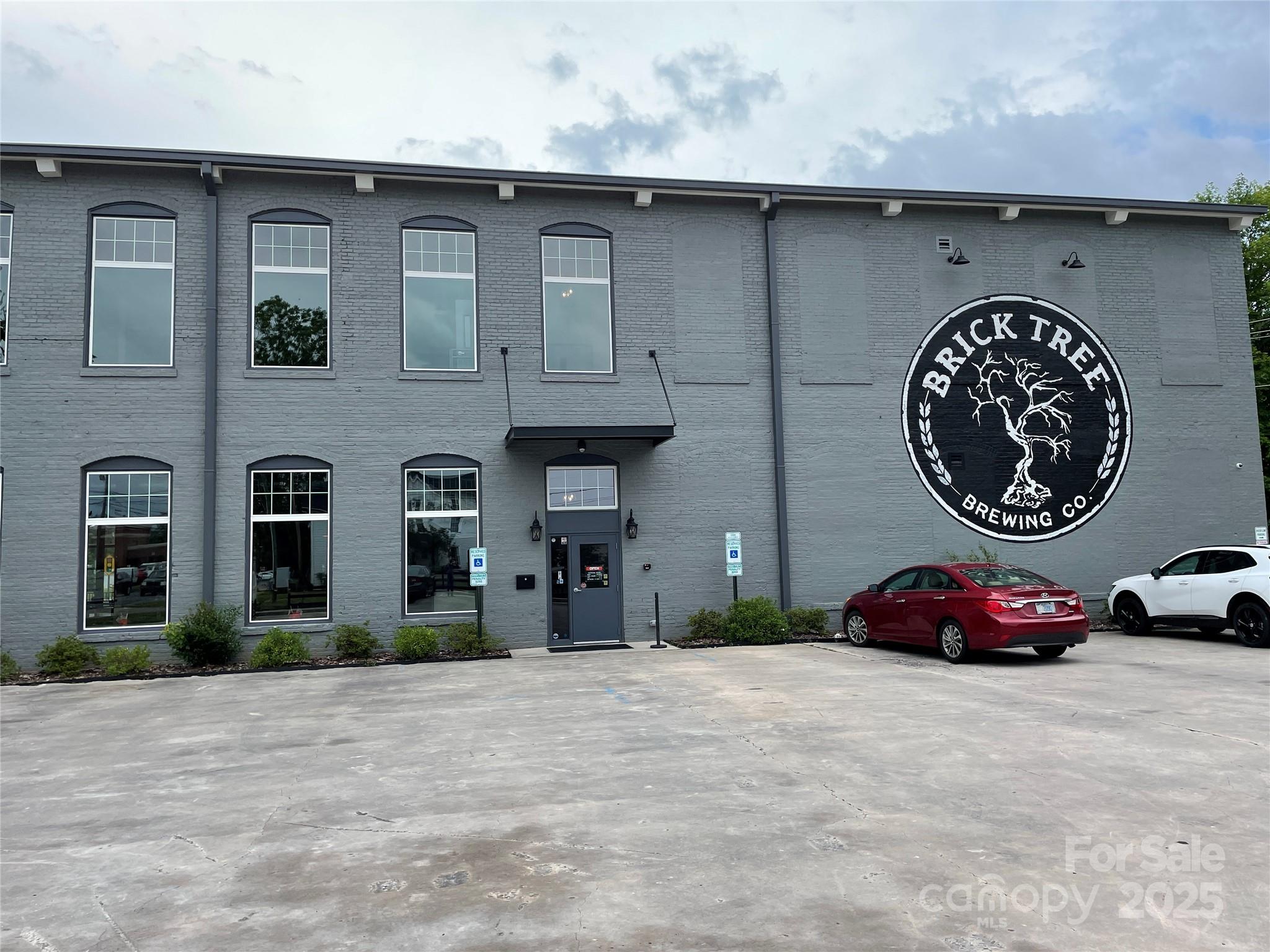 414 E Water Street Property Photo