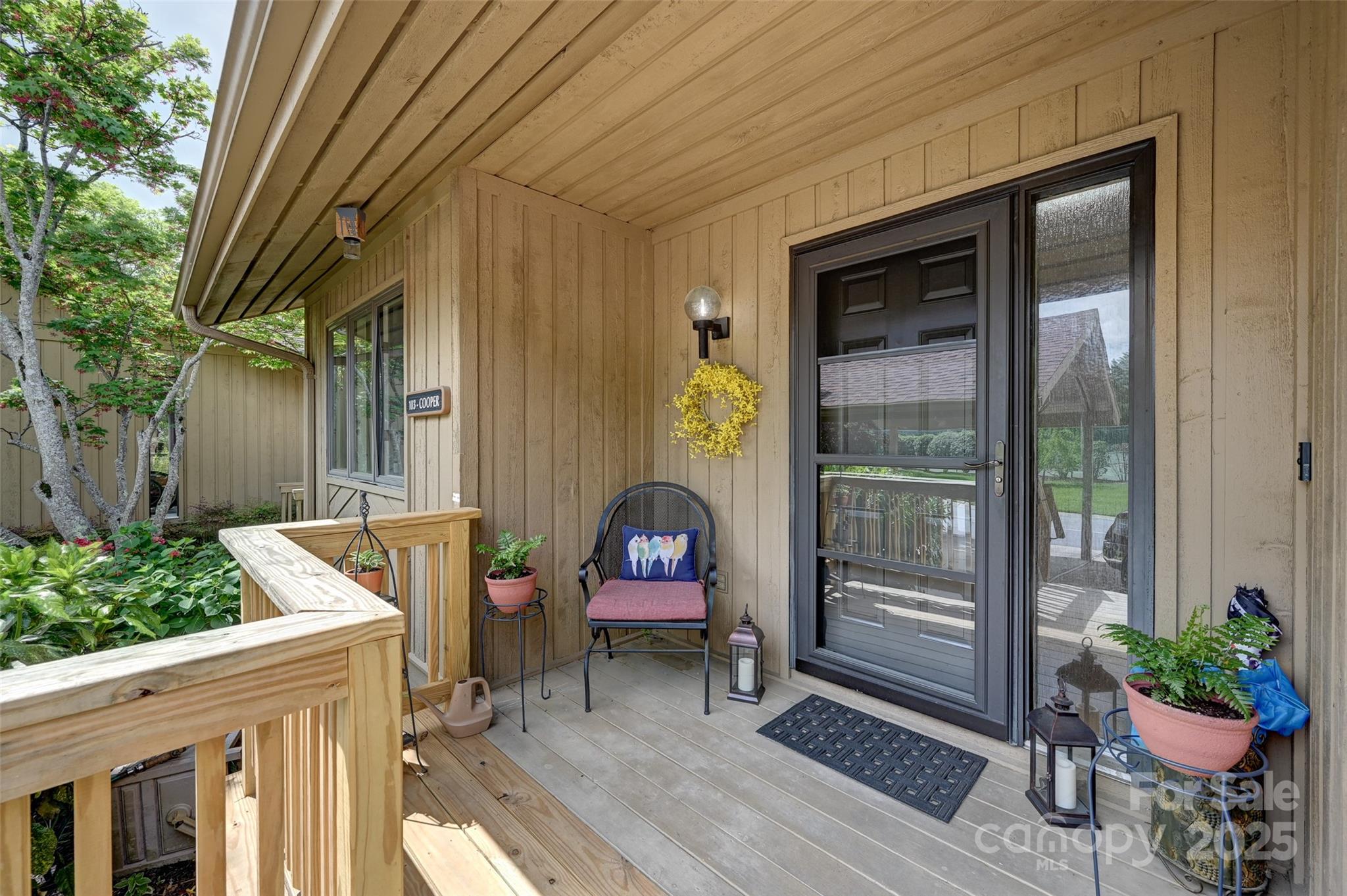 103 Red Oak Drive Property Photo 3