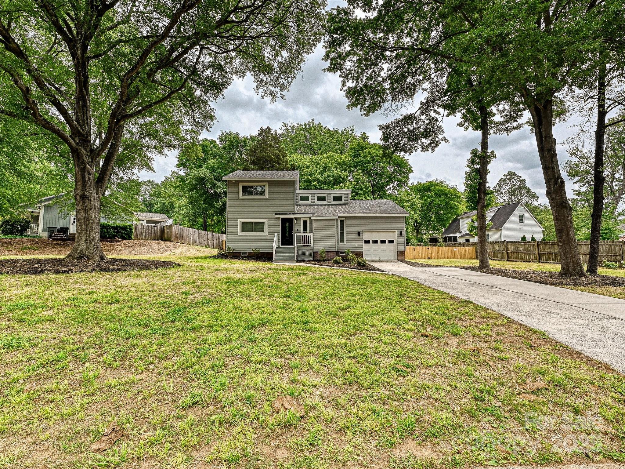 11712 Mirror Lake Drive Property Photo