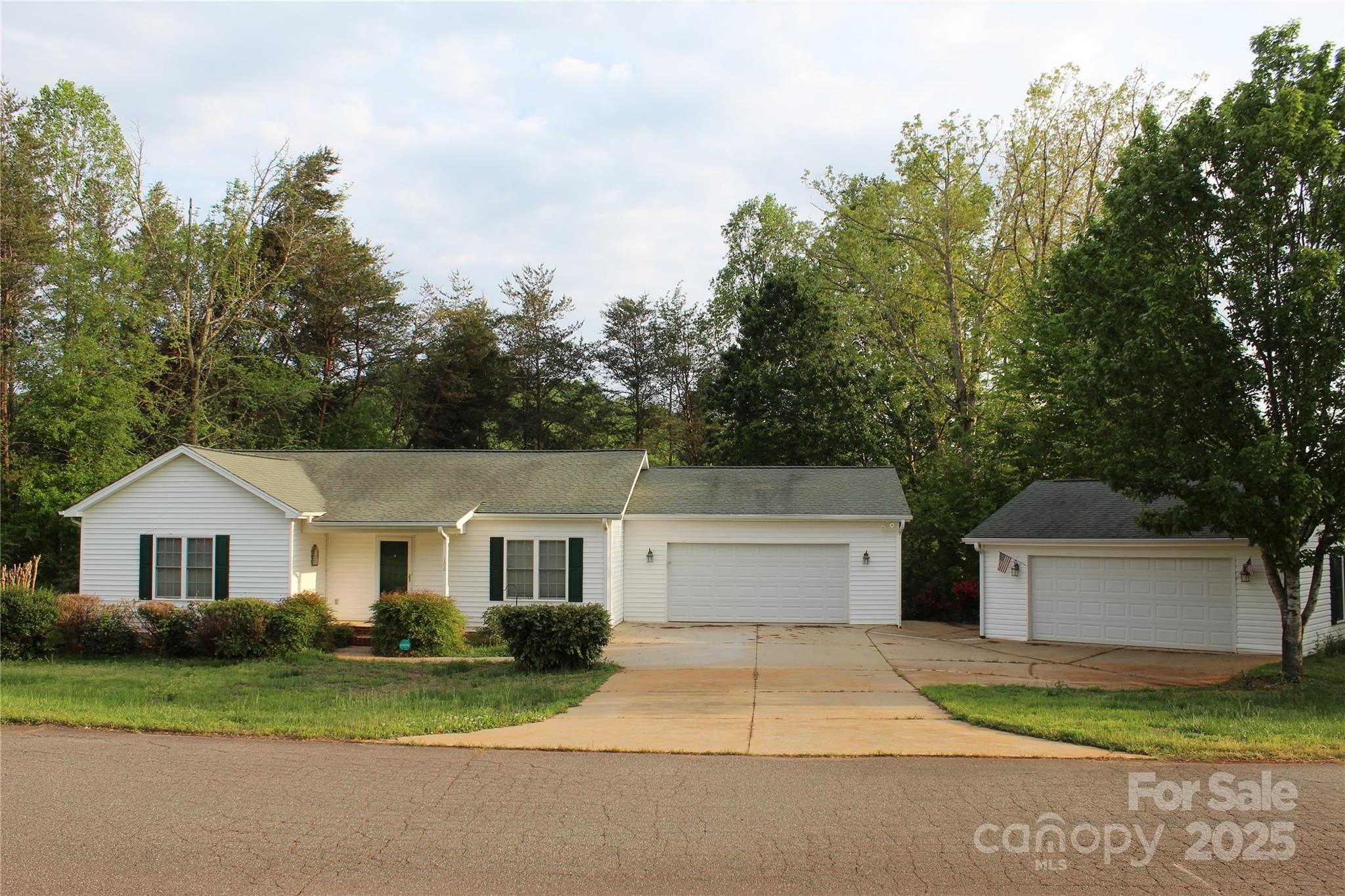 108 Carolina Paradise Road Property Photo