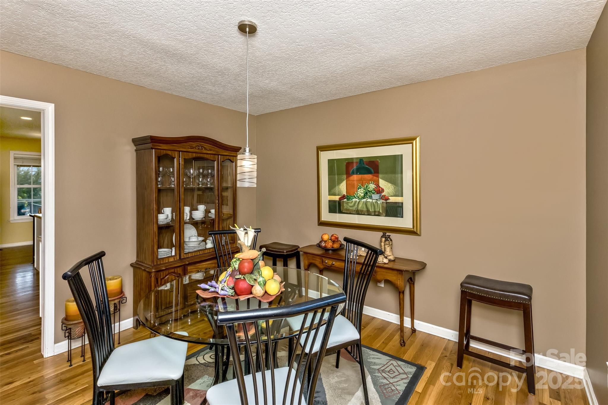 301 Theron Court Property Photo 6