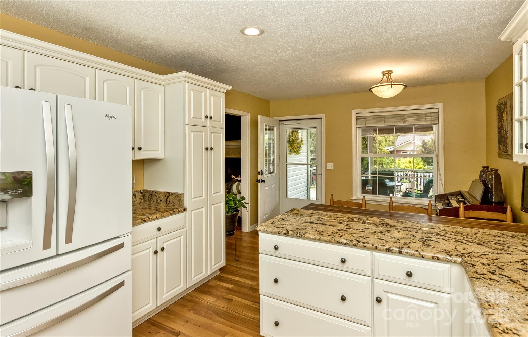 301 Theron Court Property Photo 9