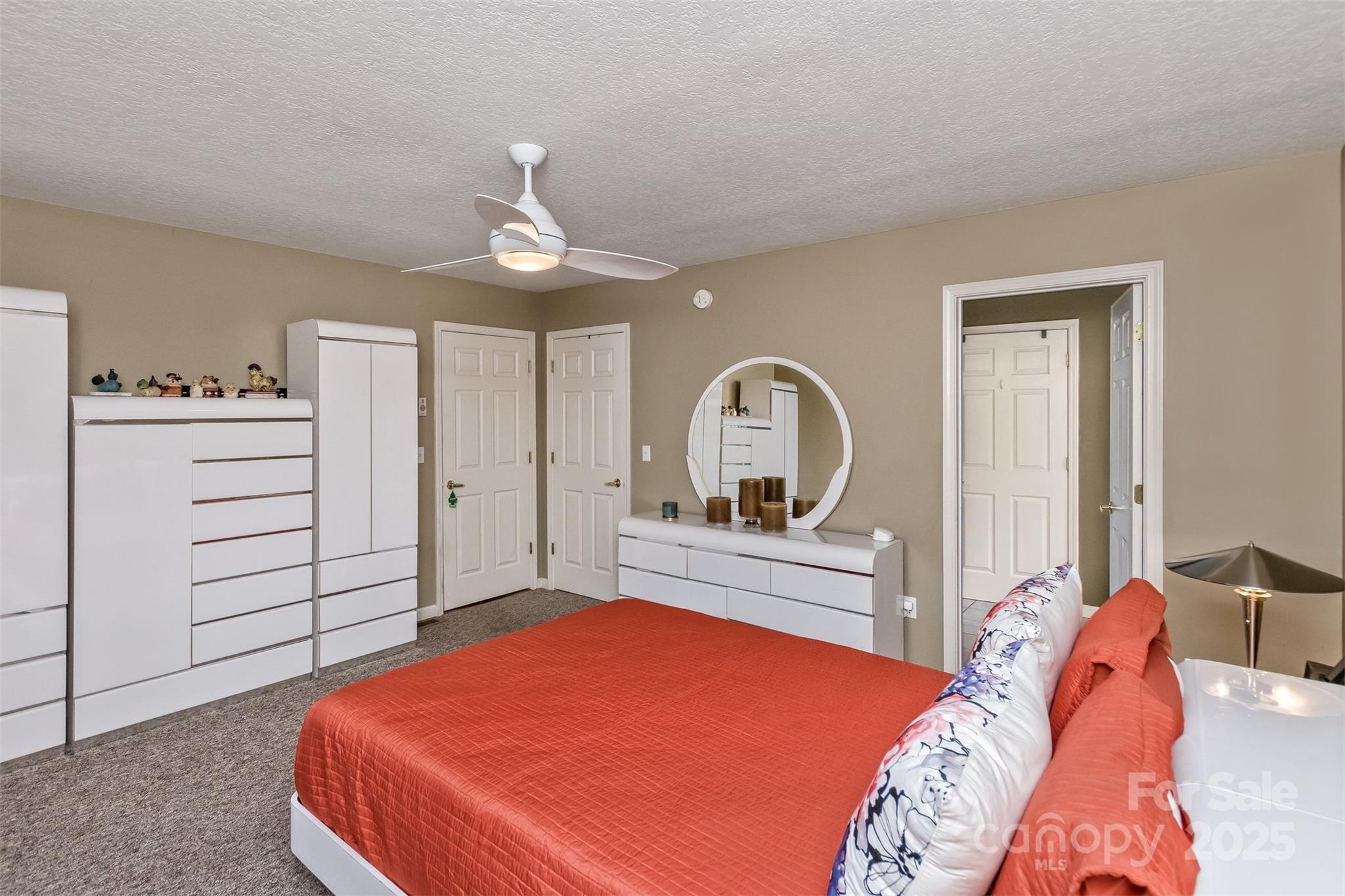 301 Theron Court Property Photo 14