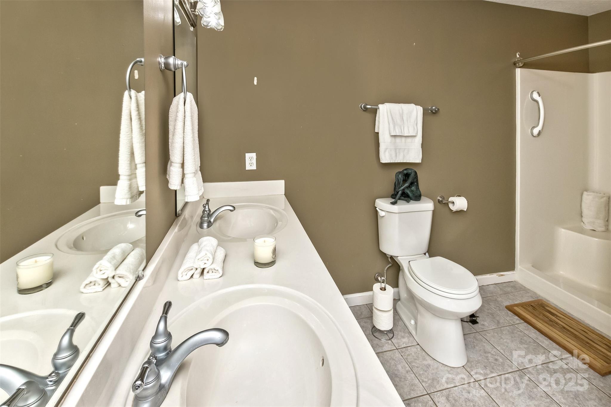 301 Theron Court Property Photo 17