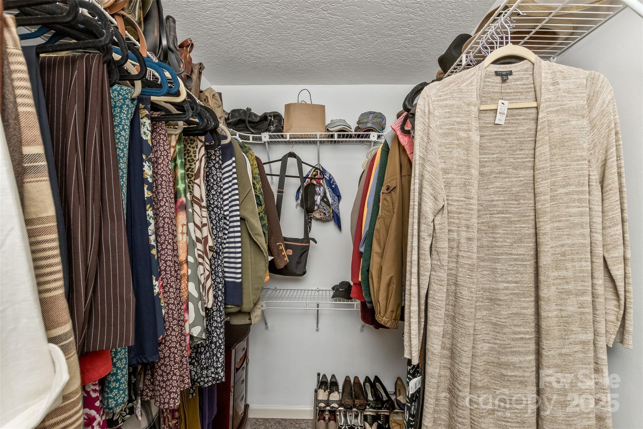 301 Theron Court Property Photo 18