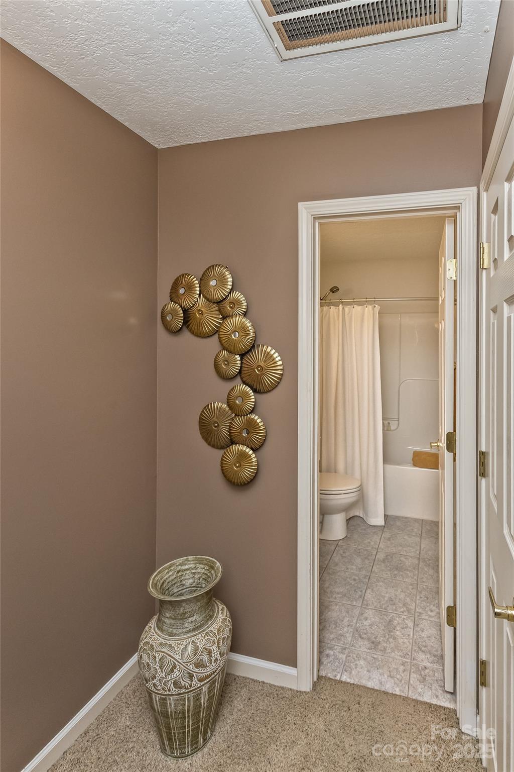 301 Theron Court Property Photo 23