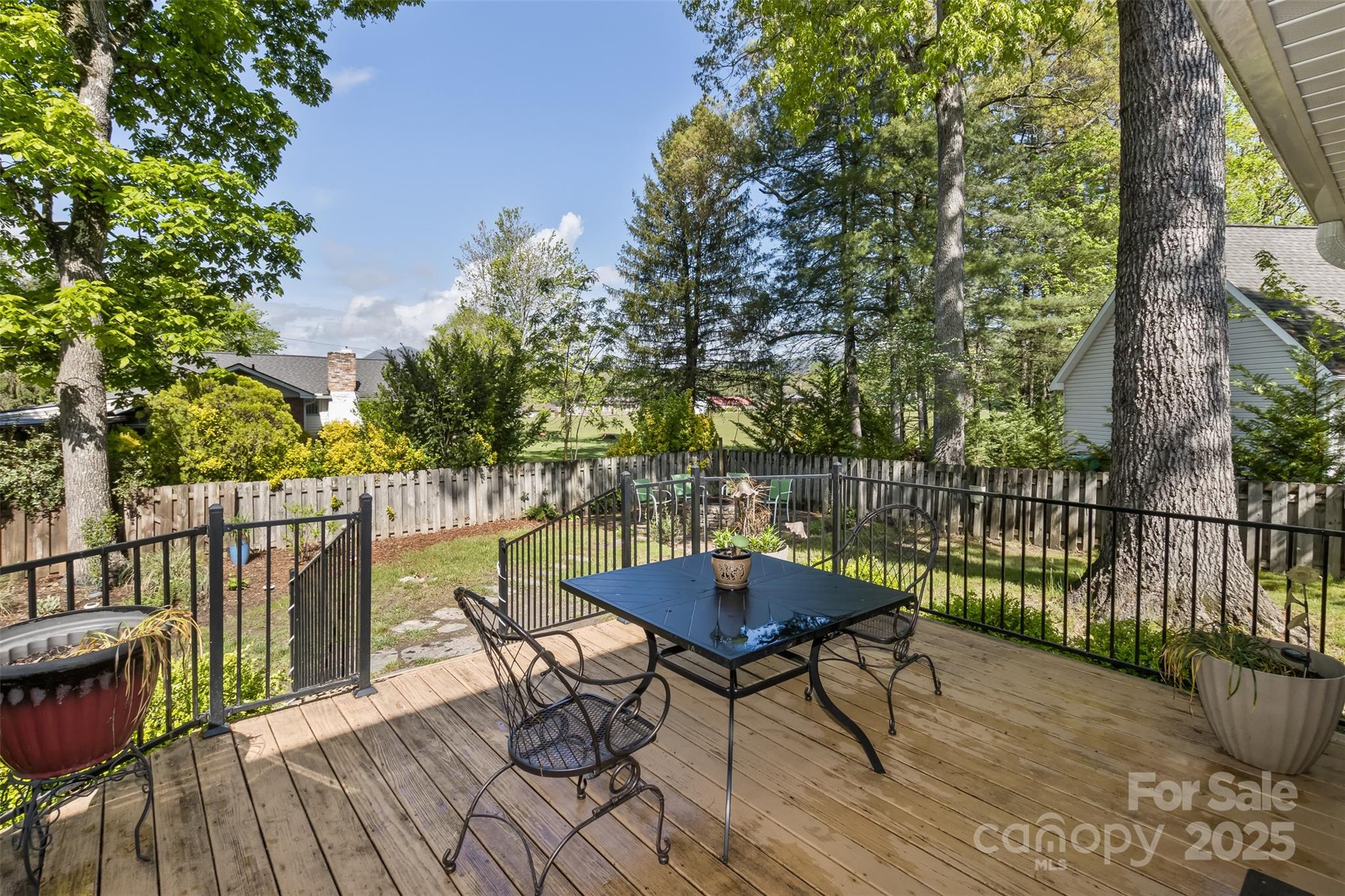 301 Theron Court Property Photo 32