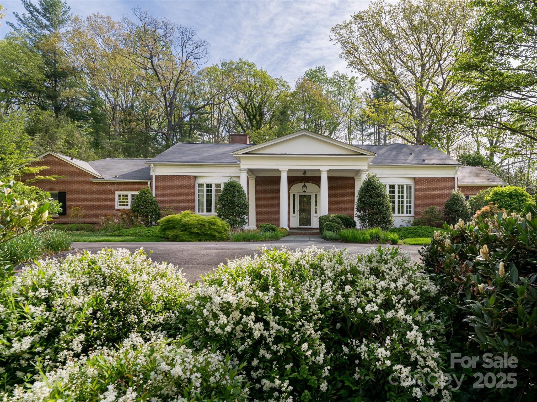 10 Stuyvesant Road Property Photo