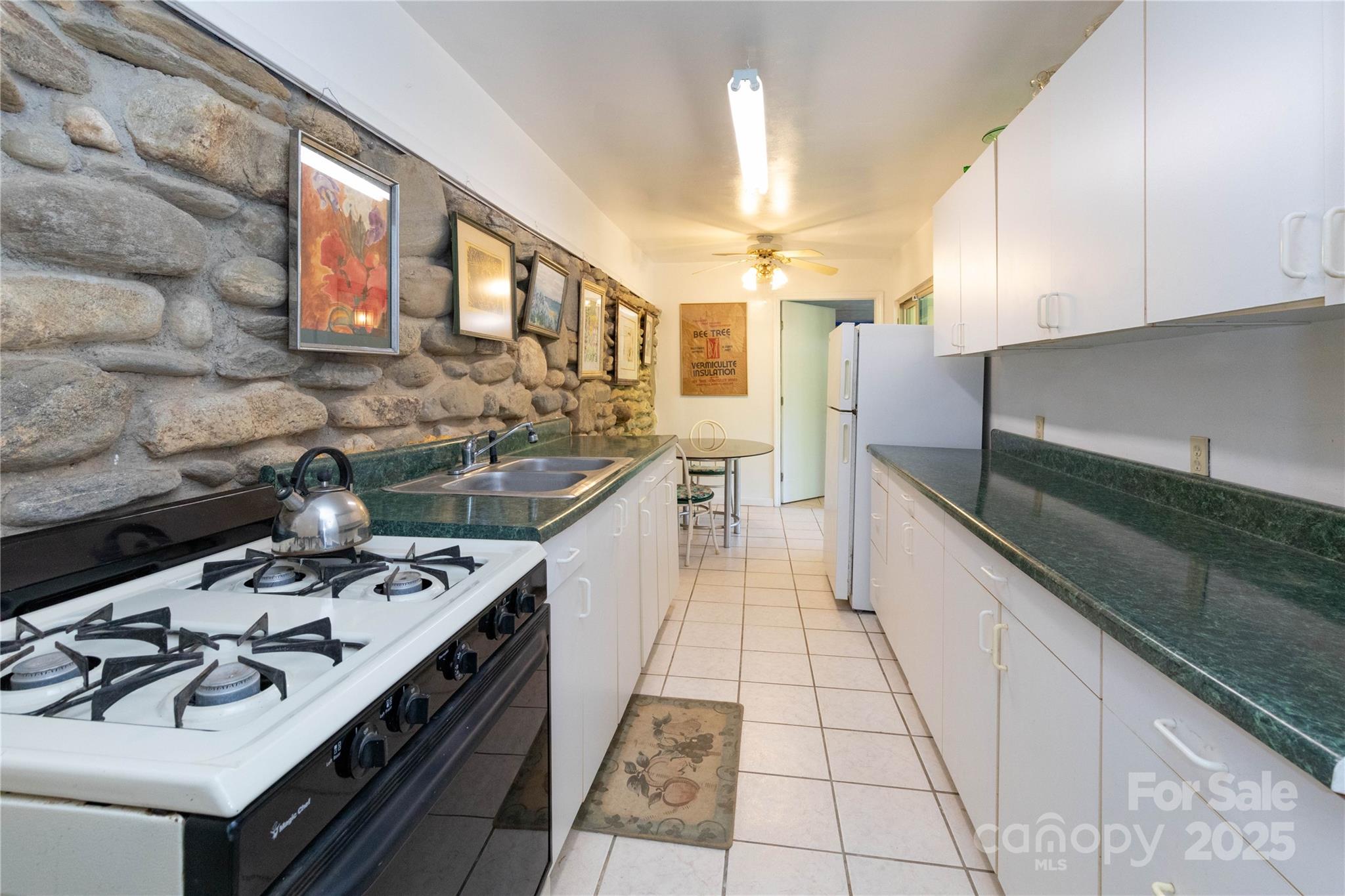 28 & 29 Spruce Chase Lane Property Photo 17