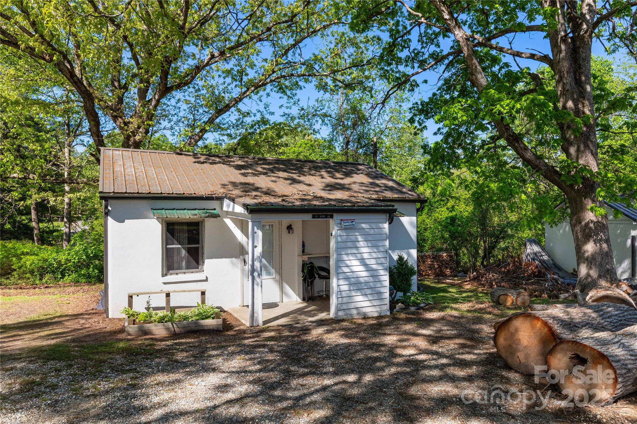28 Bass Lane Property Photo