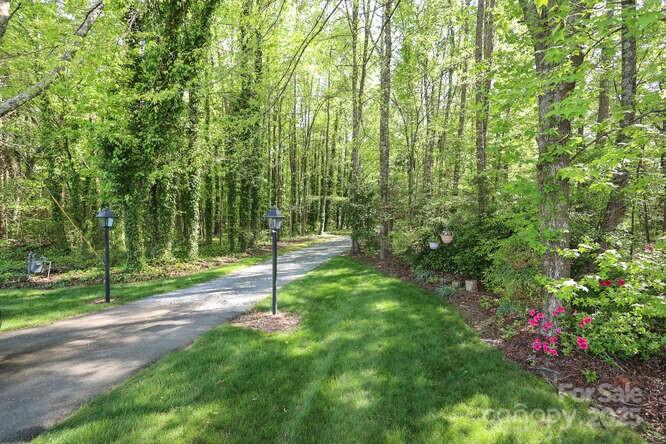 8903 New Town Road Property Photo 5