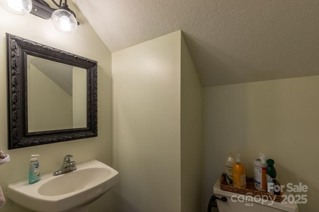 224 Concord Lane Property Photo 7