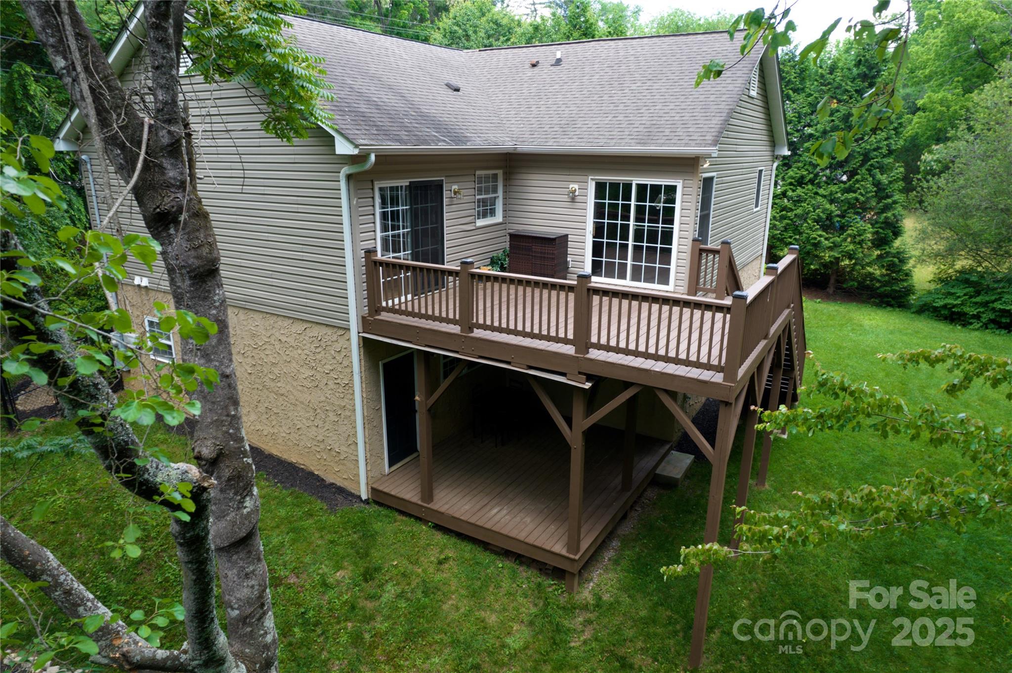 689 New Haw Creek Road Property Photo 2