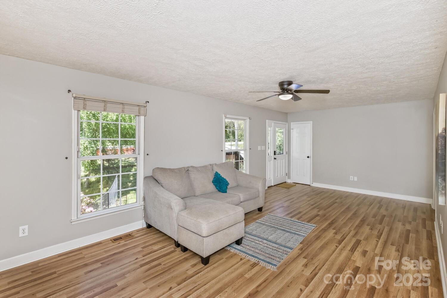 689 New Haw Creek Road Property Photo 9