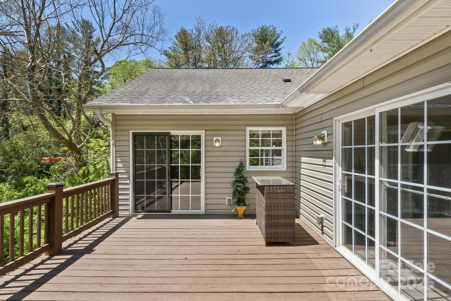 689 New Haw Creek Road Property Photo 14