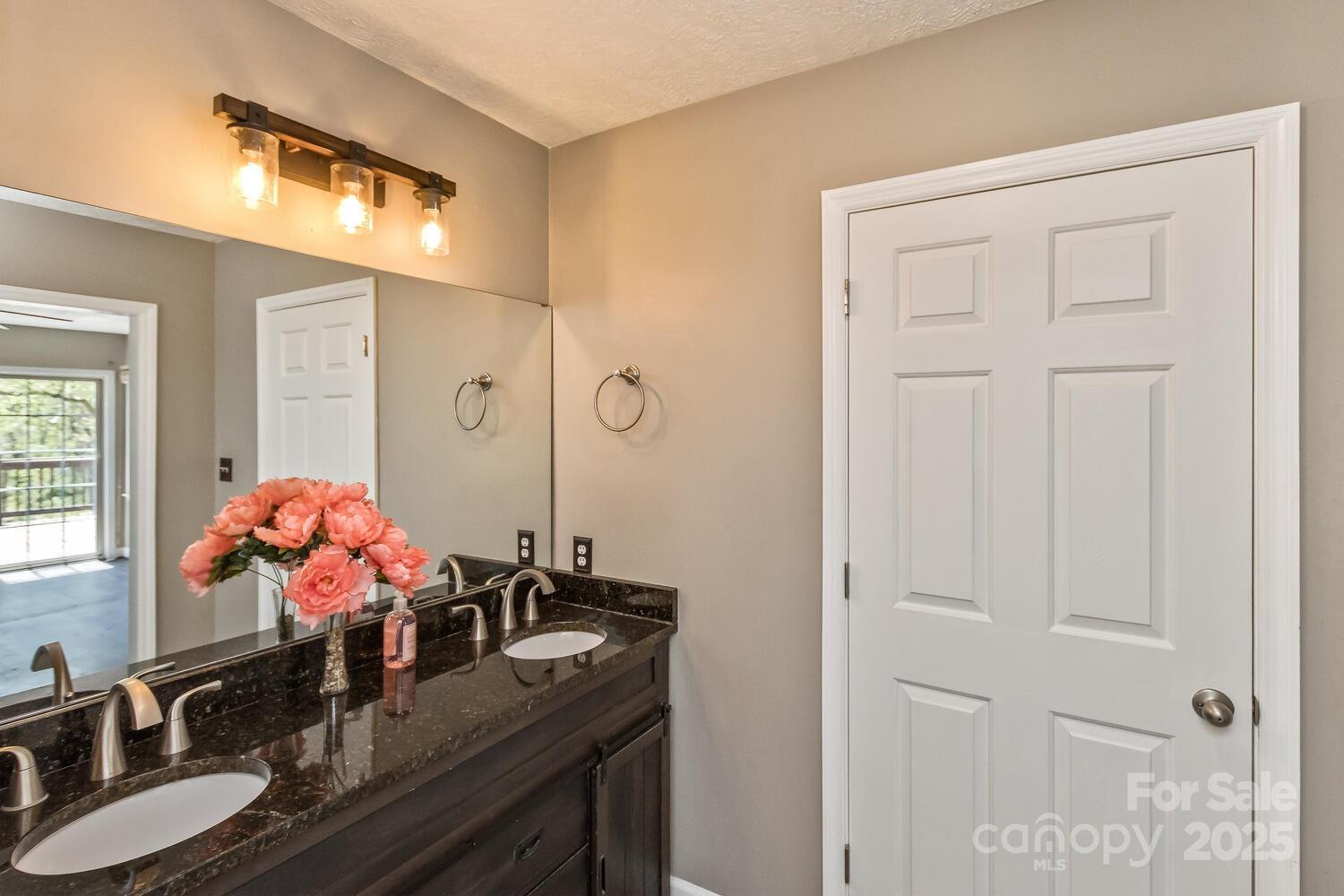 689 New Haw Creek Road Property Photo 21