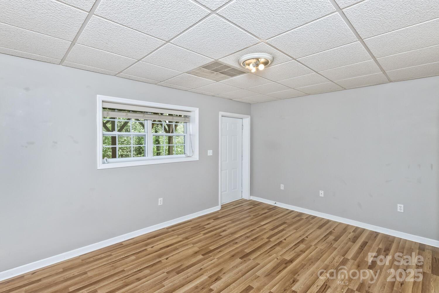 689 New Haw Creek Road Property Photo 32