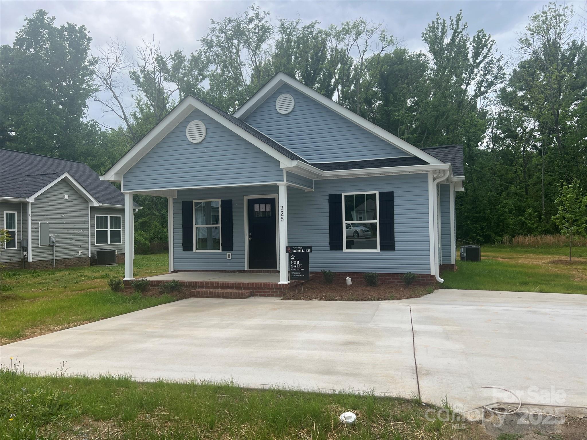 225 Baker Street Property Photo