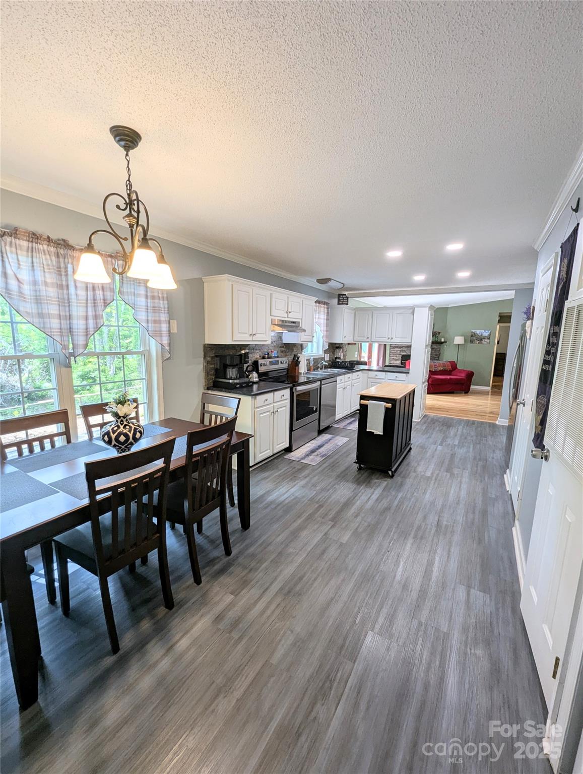 10 Sugarloaf Lane 08 Property Photo 3