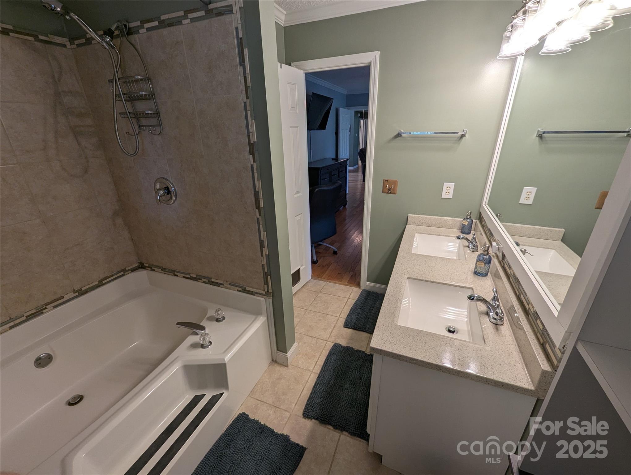 10 Sugarloaf Lane 08 Property Photo 7