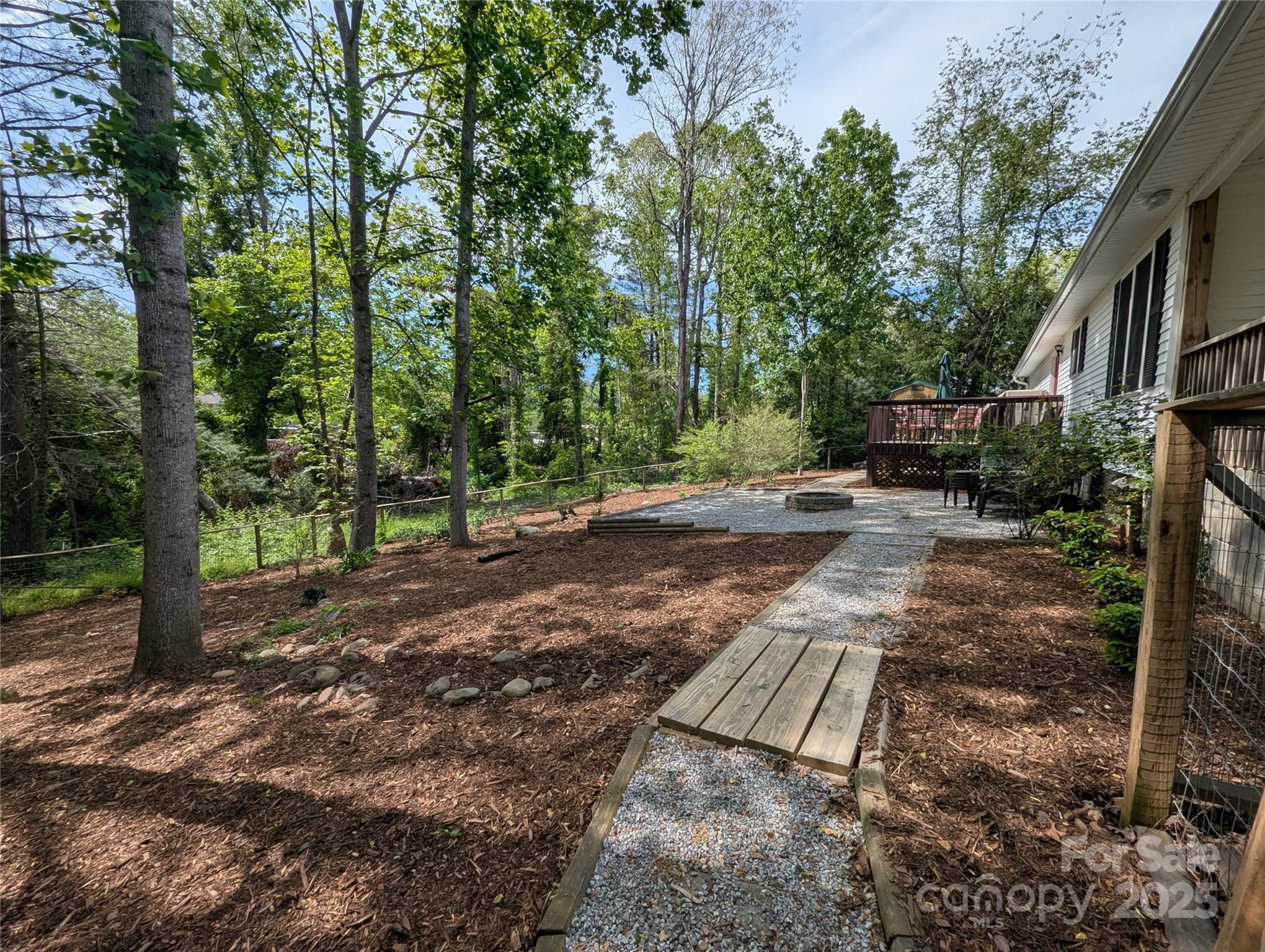 10 Sugarloaf Lane 08 Property Photo 11