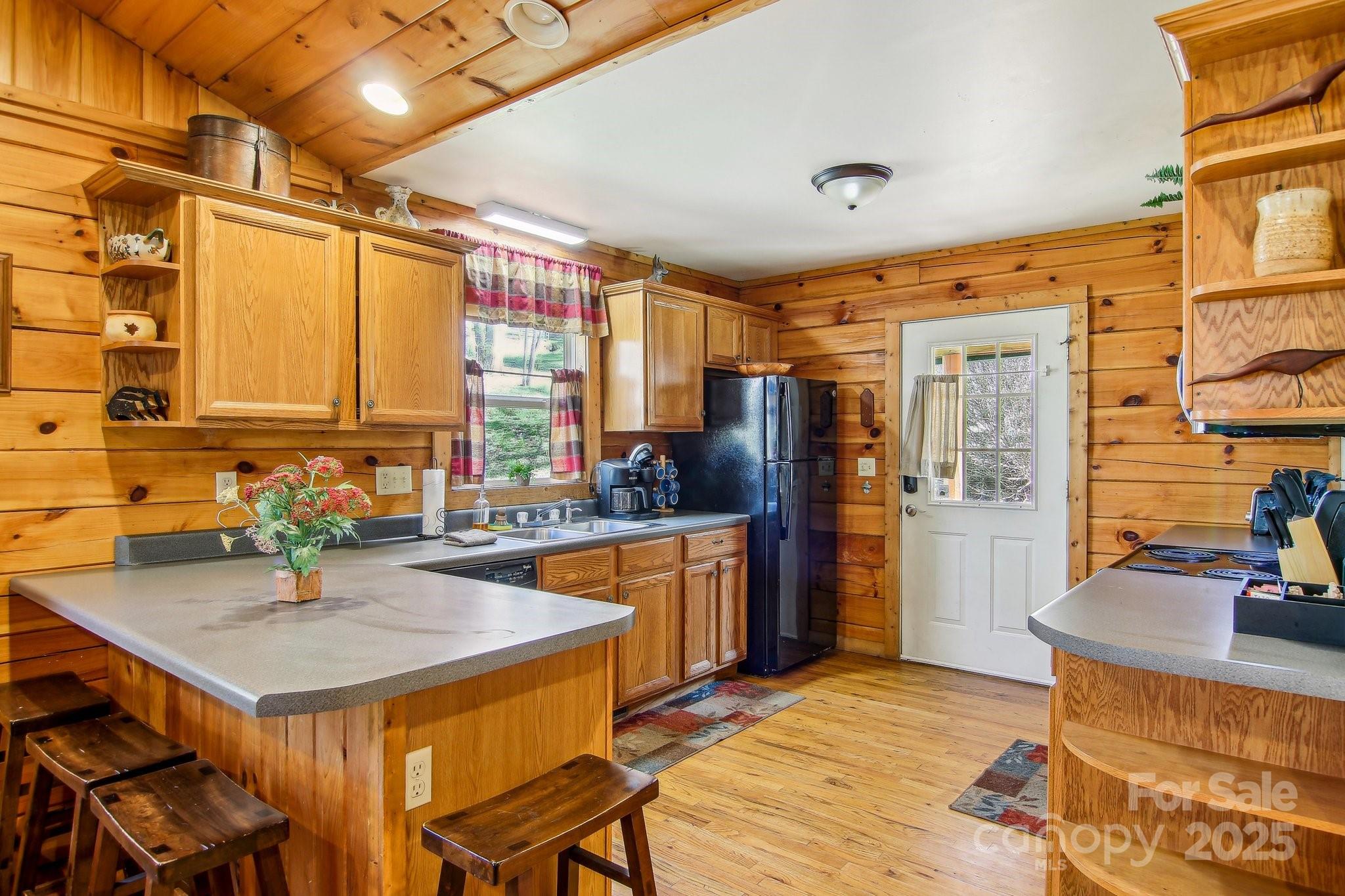 33 Shepherds Creek Road Property Photo 5